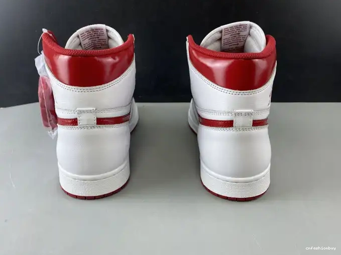 (2017) Red 1 Jordan 555088-103 Metallic Retro Air 0628